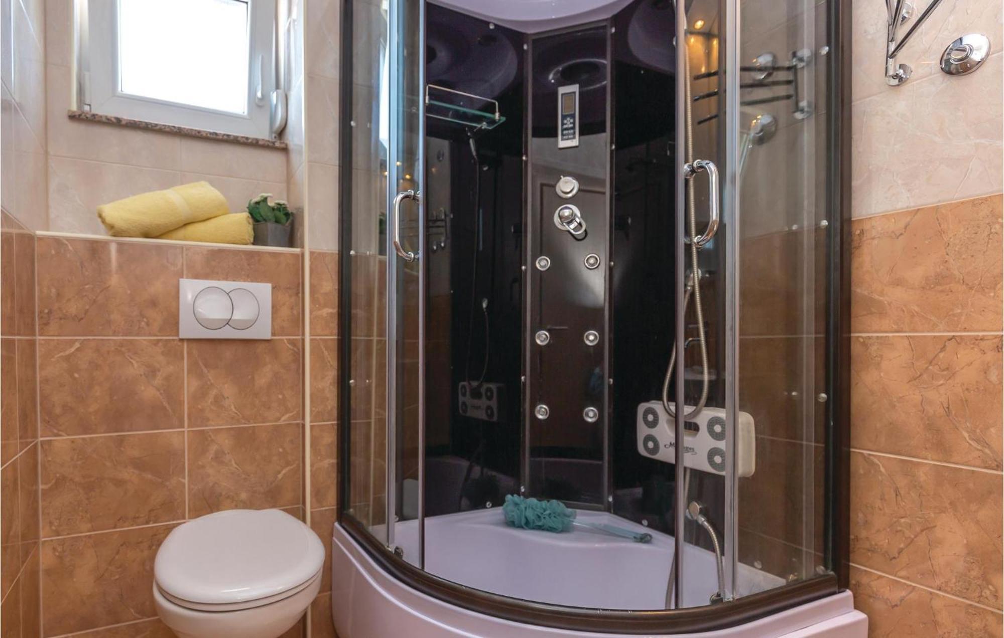 Nice Studio In Krvavica With Kitchen Zewnętrze zdjęcie